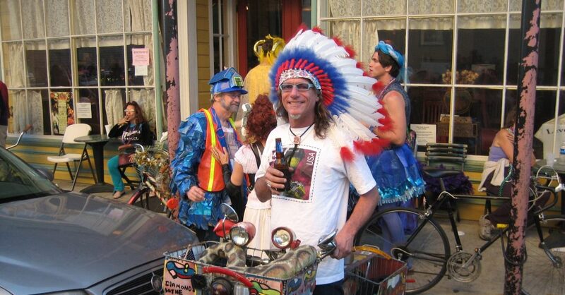 essa imagem ilustra um homem branco com um cocar